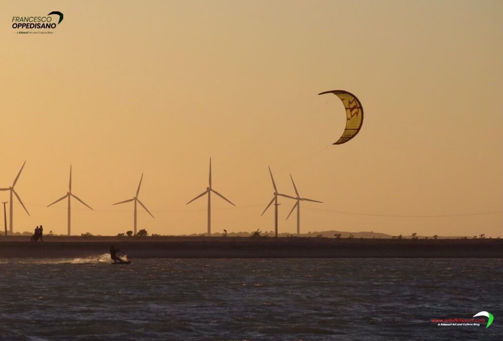 La vela e il vento nel kitesurf.