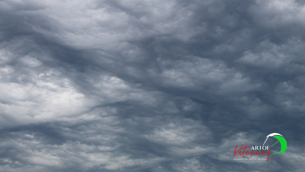 Nembostrati nubi medie l'avvicinarsi di un probabile fronte piovoso