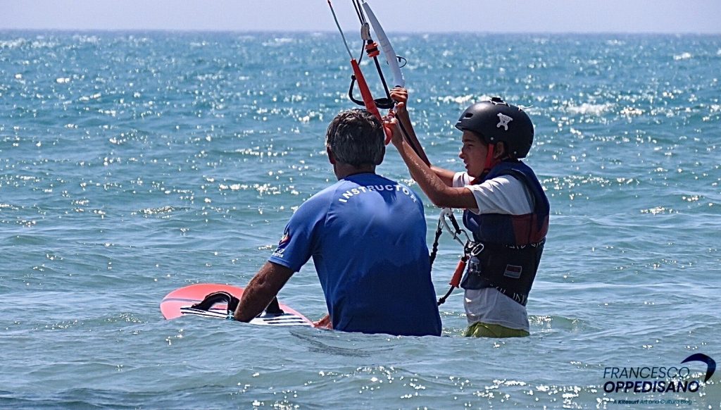 Hydrofoil nel kitesurfcapire il movimento e la gestione della tavola, aspetto da non sottovalutare mai.