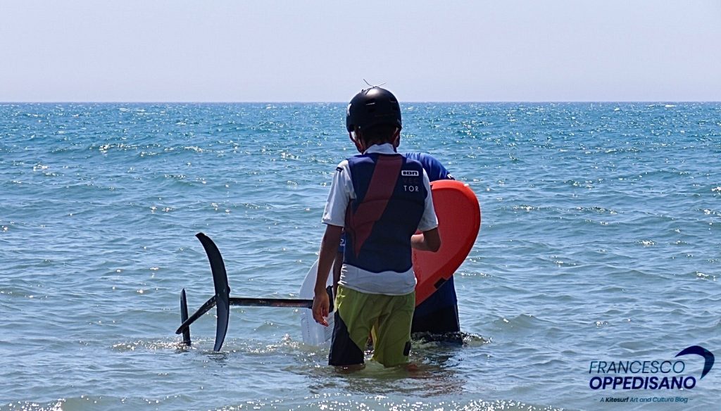 hydrofoil nel kitesurf piantone corto, e descrizione dell'hydrofoil nelle sue principali caratteristiche tecniche