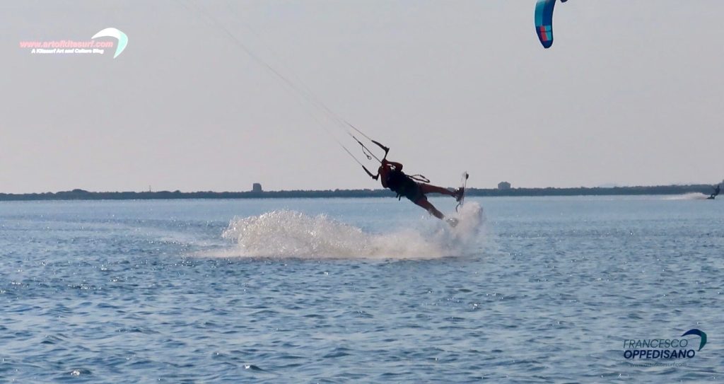 Le rotazioni nel kitesurf back Roll da sganciato Allievo Artofkitesurf di 13 anni