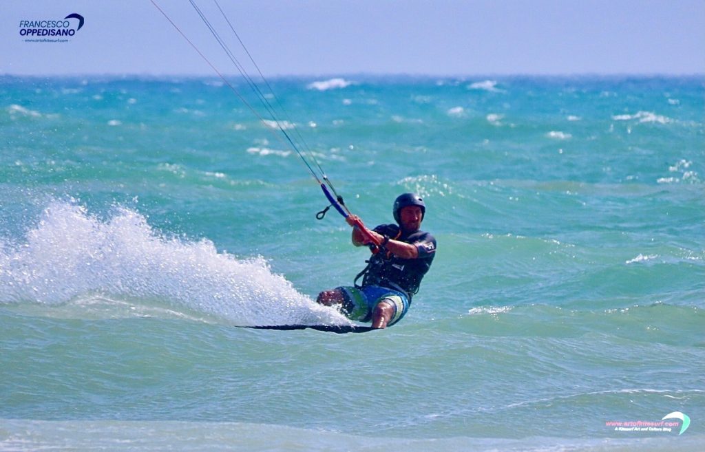 Trapezio e barra nel kitesurf