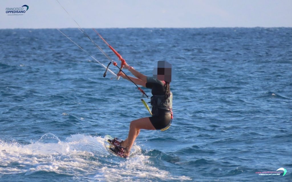 Trapezio e barra nel kitesurf