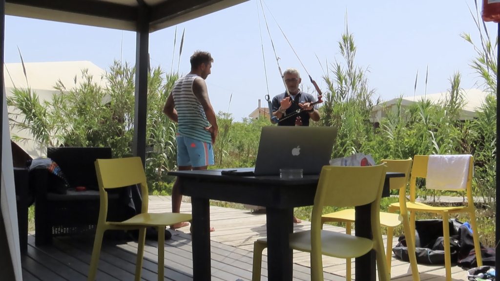 La formazione nel kitesurf il processo sul potenziamento dell'auto stima e della conoscenza
