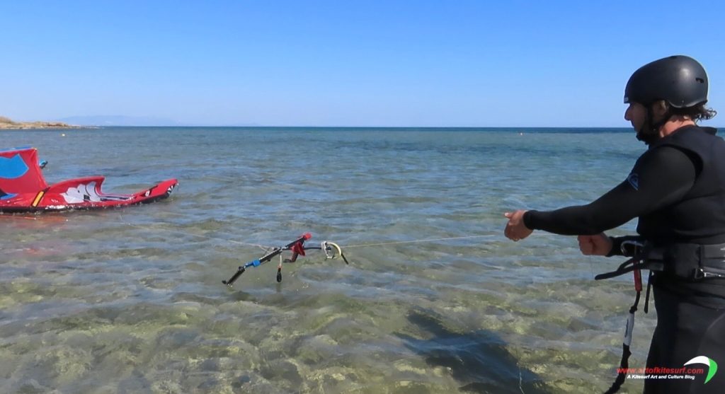 Allievo Artofkitesurf durante il suo Personal. Azzerare i rischi nel kitesurf farà di te un kiter più sicuro e rispettoso degli altri.