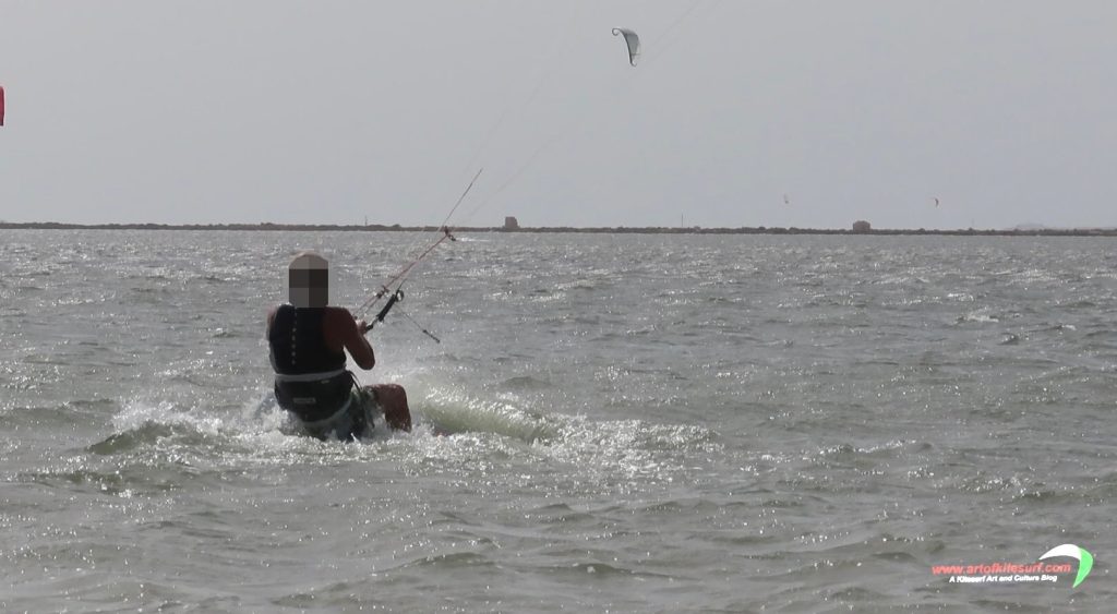 La partenza nel kitesurf troppa pressione sulle gambe e sulla barra