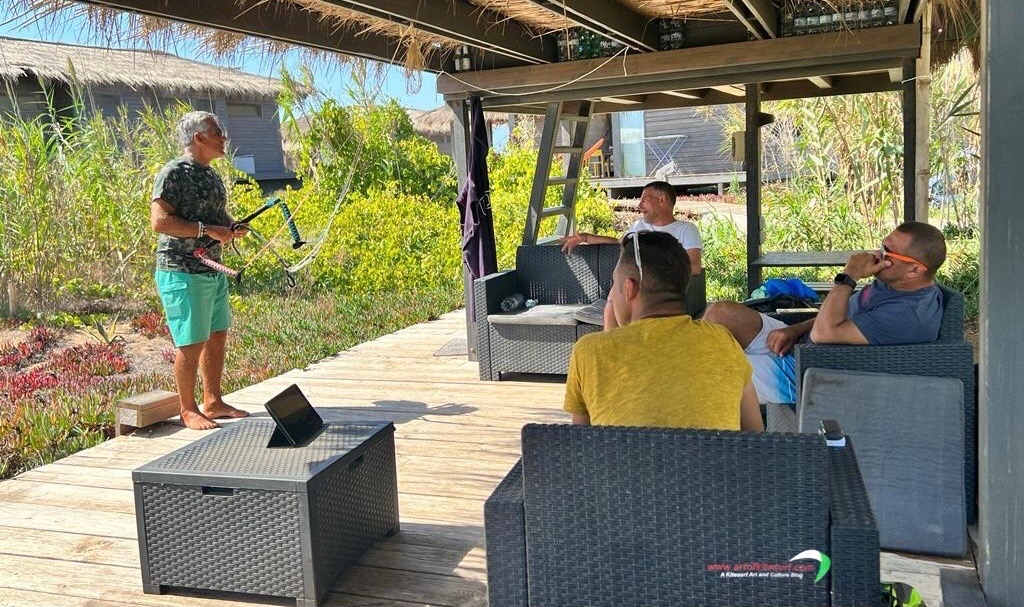 Lezioni tecniche di kitesurf durante uno Schoolmaster Artofkitesurf