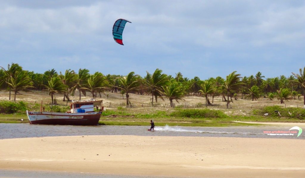 Vivere il kitesurf a contatto con la natura
