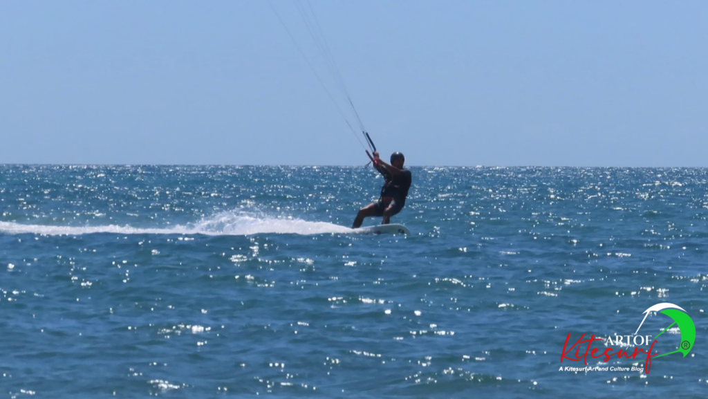 Navigare strapless allievo Artofkitesurf