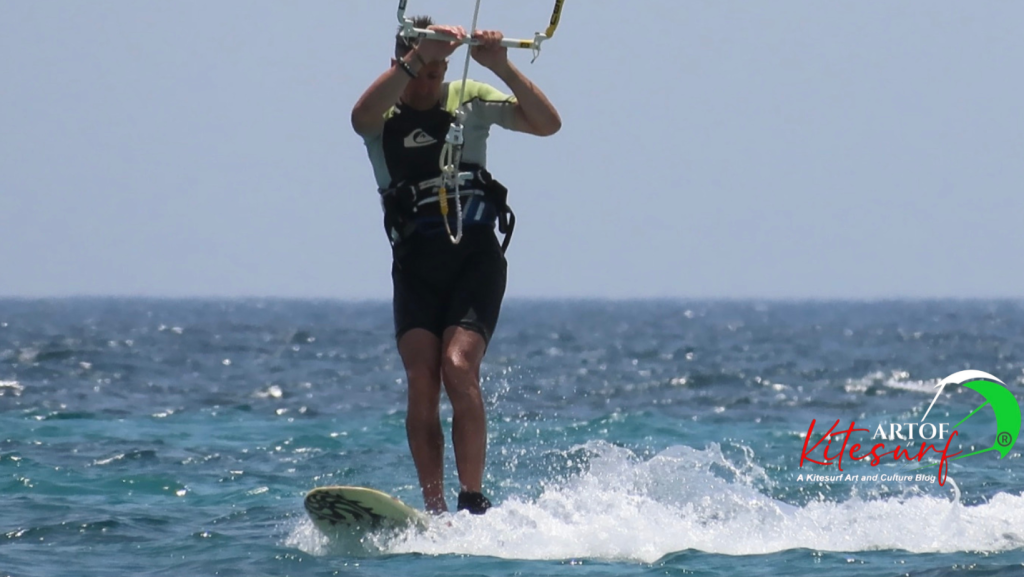 Navigare strapless allievo Artofkitesurf