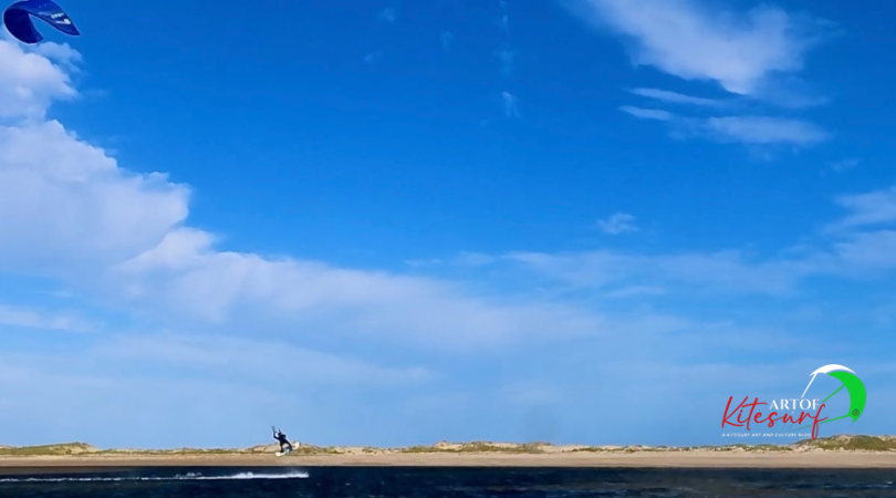 Tutorial di kitesurf la vela durante un backloop