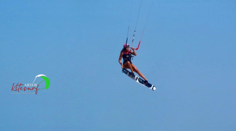 Kitesurf manovre base " Allieva Artofkitesurf"